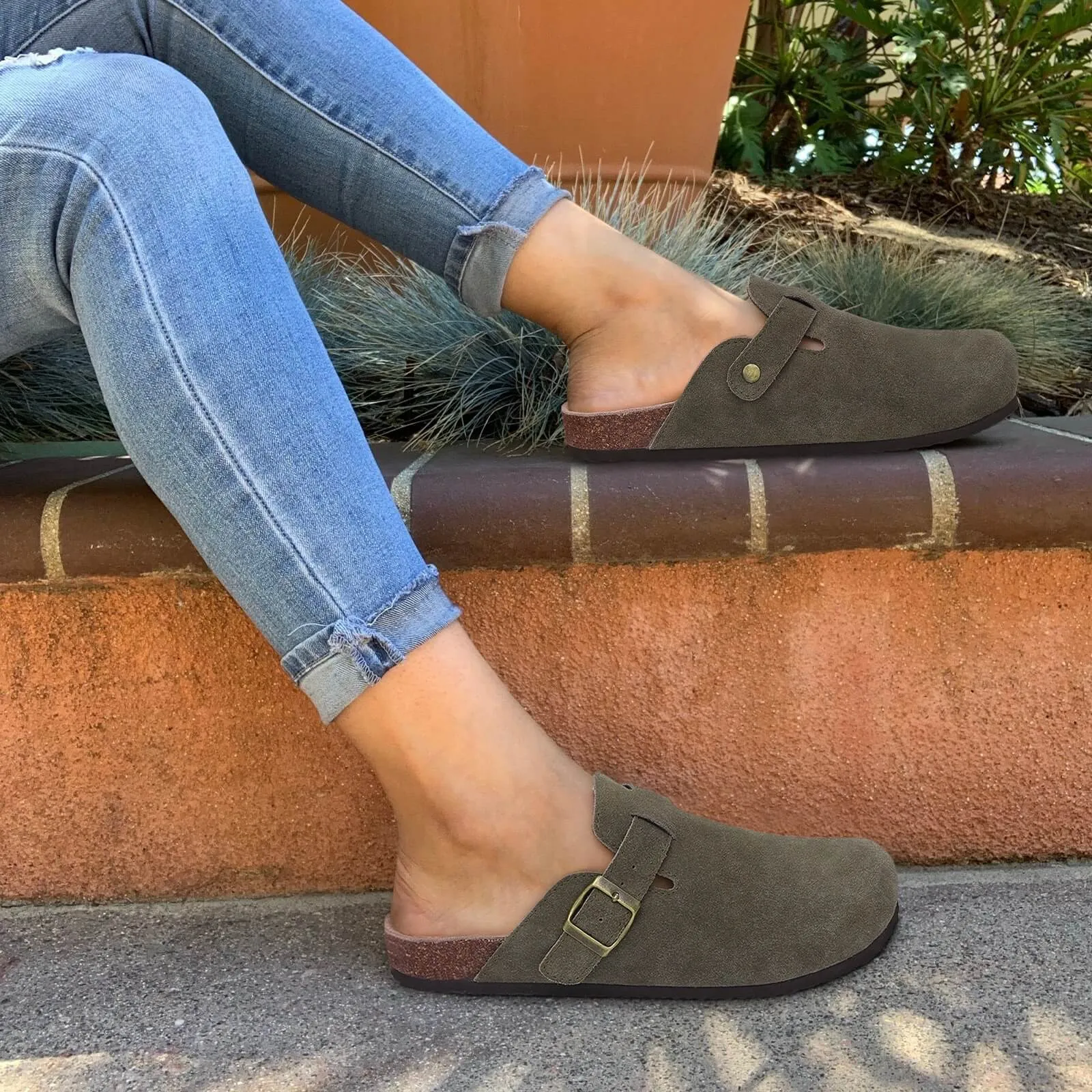Luxevo - Modern stylish suede slippers